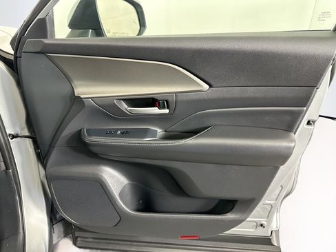 Used 2025 Toyota Grand Highlander AWD image 34