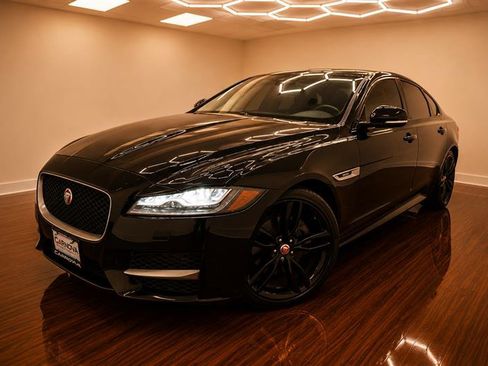 Used 2018 Jaguar XF R-Sport AWD/4WD image 2