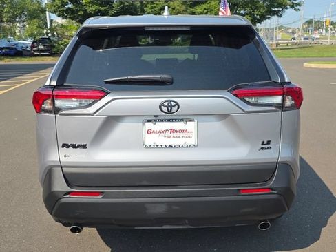 Used 2025 Toyota RAV4 LE AWD/4WD image 4