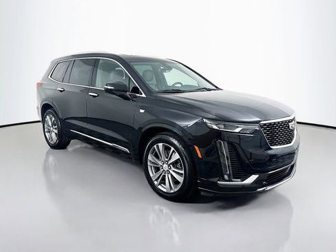 Used 2022 Cadillac XT6 Premium Luxury image 3