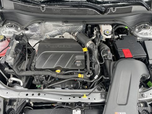 Certified 2025 Chevrolet Trax LS image 50