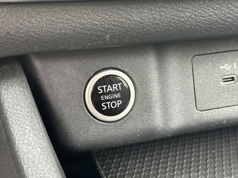 Used 2023 Nissan Rogue SV AWD/4WD image 33