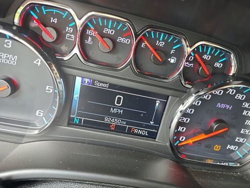 Used 2019 GMC Yukon SLT AWD/4WD image 2