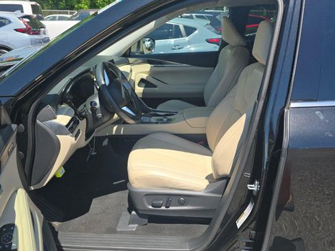 Used 2023 INFINITI QX60 Luxe AWD/4WD image 3