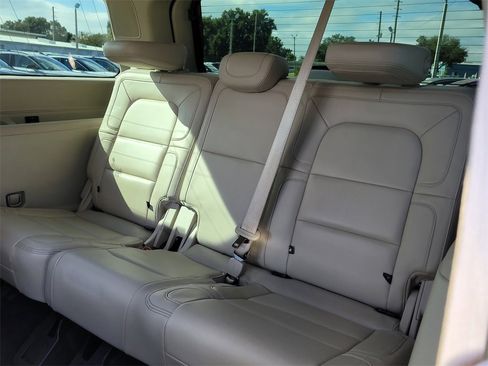Used 2021 Lincoln Navigator Reserve image 13