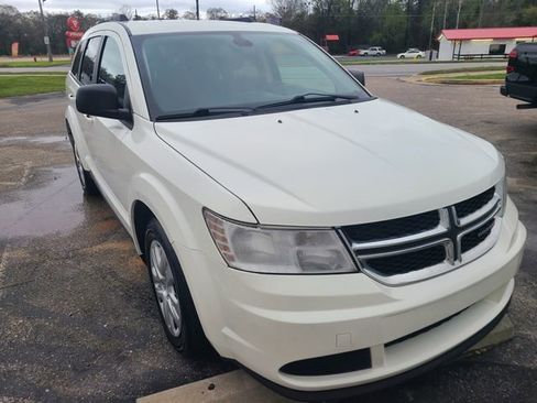 Used 2020 Dodge Journey SE w/ SE Popular Equipment Group image 1