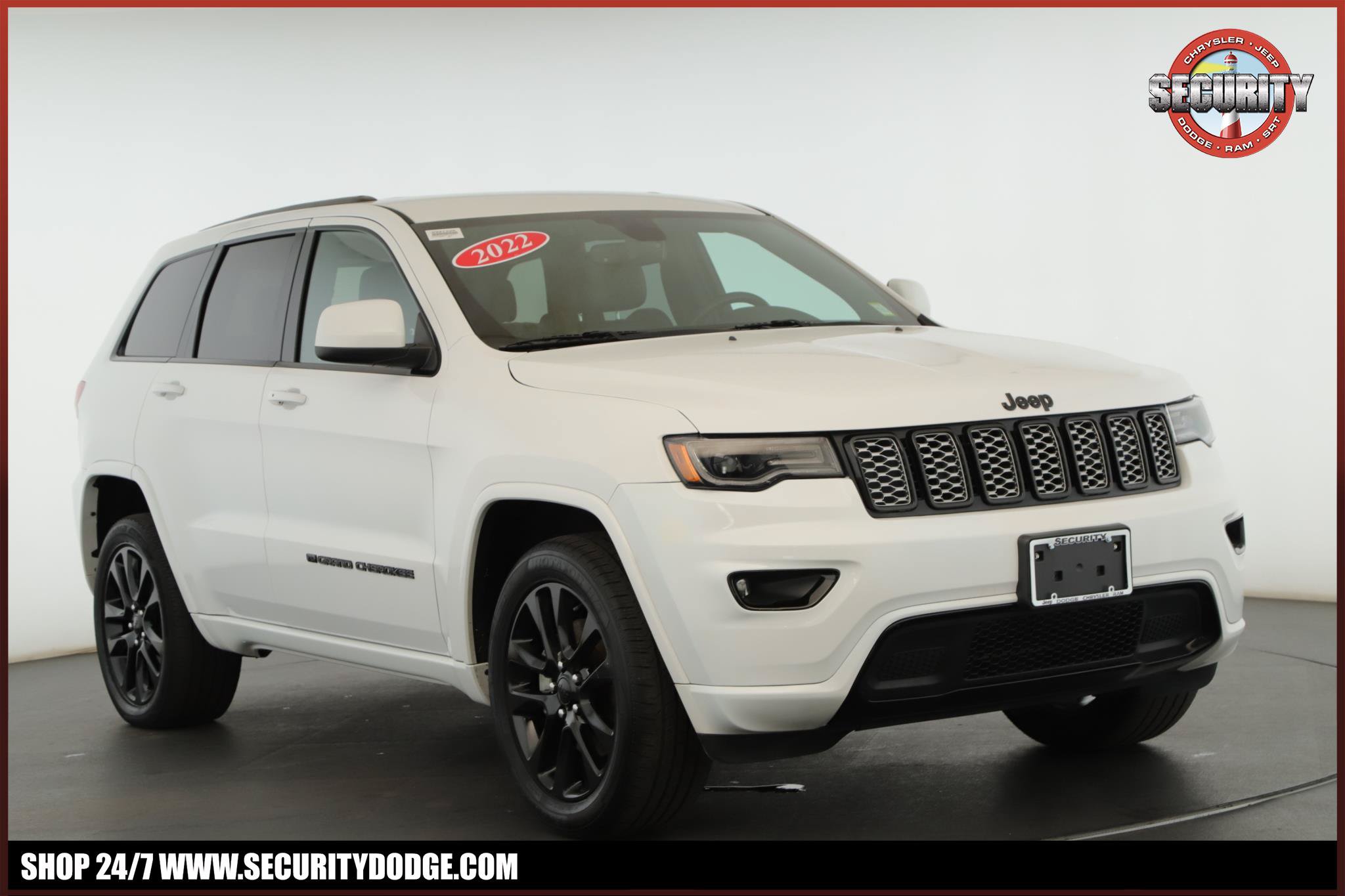 Certified 2022 Jeep Grand Cherokee Laredo X AWD/4WD image 1