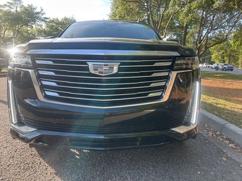 Used 2021 Cadillac Escalade Premium Luxury Platinum image 3