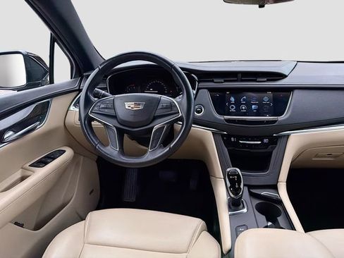 Used 2018 Cadillac XT5 AWD image 22