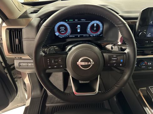 Used 2024 Nissan Pathfinder Platinum w/ Lighting Package (N93) AWD/4WD image 14