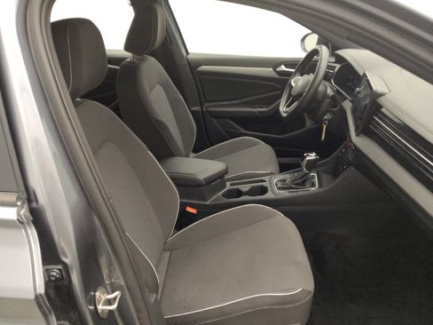 Used 2025 Volkswagen Jetta Sport image 21