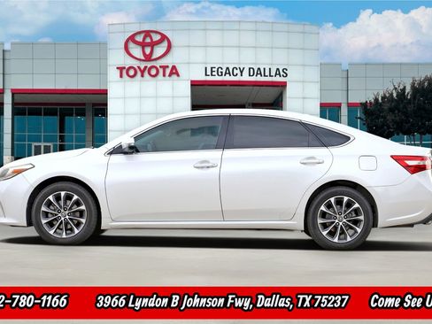 Used 2017 Toyota Avalon XLE w/ Carpet Mat Package FWD image 7