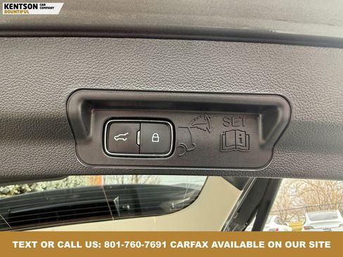 Used 2025 Ford Explorer Active image 34