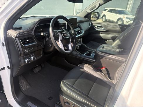 Used 2023 GMC Yukon SLT w/ SLT Luxury Package RWD image 5