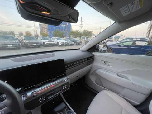Used 2025 Hyundai Kona SEL image 35