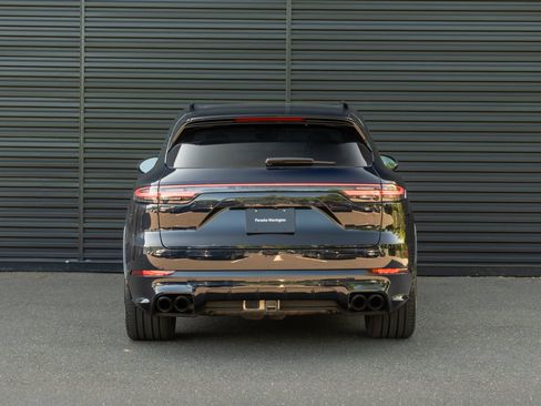 Certified 2023 Porsche Cayenne Turbo S AWD/4WD image 7