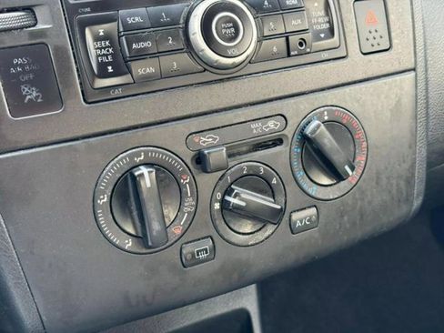 Used 2011 Nissan Versa 1.8 S image 21