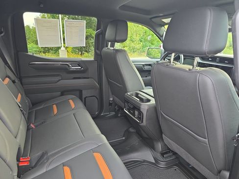 Certified 2025 GMC Sierra 1500 AT4 w/ AT4 Premium Package AWD/4WD image 11