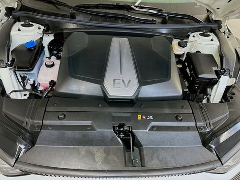 Used 2024 Kia EV6 Light AWD/4WD image 34