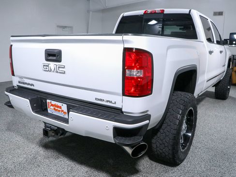 Used 2016 GMC Sierra 2500 Denali w/ Duramax Plus Package AWD/4WD image 7