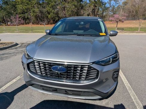 Certified 2024 Ford Escape Platinum image 2