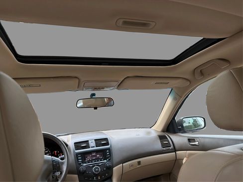 Used 2004 Honda Accord EX image 19