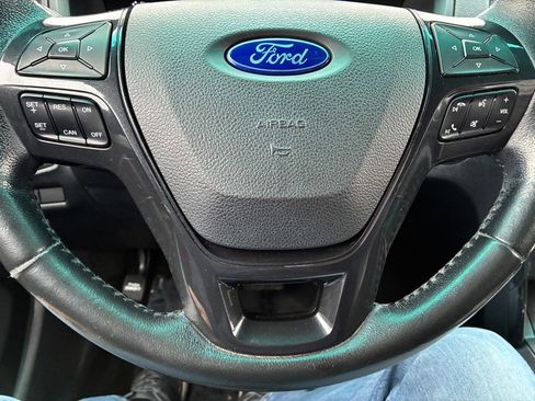 Used 2016 Ford Explorer XLT w/ Equipment Group 202A image 8