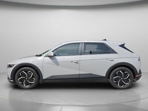 Used 2024 Hyundai Ioniq 5 SE RWD image 3