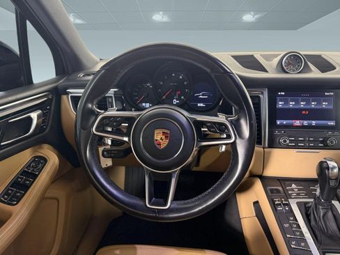 Used 2018 Porsche Macan AWD/4WD image 24