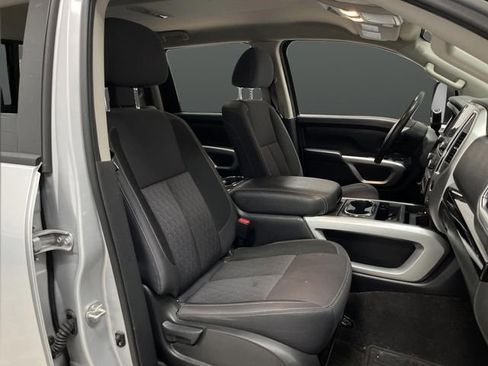 Used 2020 Nissan Titan SV w/ SV Convenience Package image 30