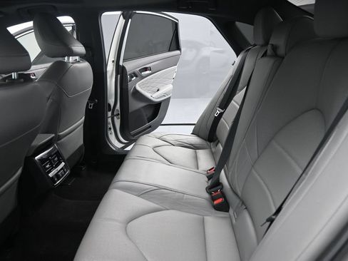 Used 2022 Toyota Avalon Limited w/ Advanced Safety Package FWD image 16
