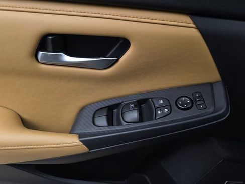 Used 2025 Nissan Sentra SV w/ SV Premium Package FWD image 27