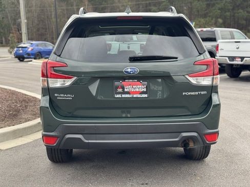 Used 2022 Subaru Forester Premium image 10