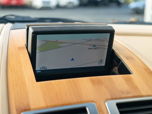 Used 2009 Aston Martin DB9 Volante image 17