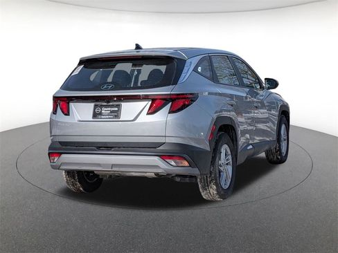 Used 2025 Hyundai Tucson SE image 5