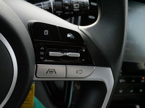 Used 2022 Hyundai Tucson SE image 25