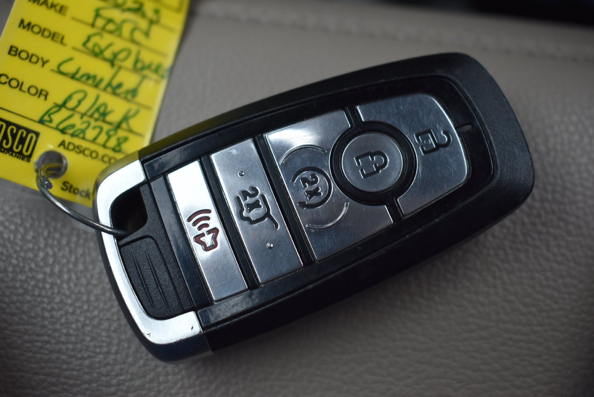 Used 2023 Ford Explorer Limited AWD/4WD image 34