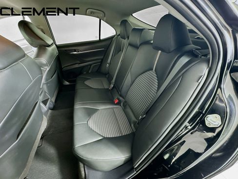 Used 2023 Toyota Camry SE image 29