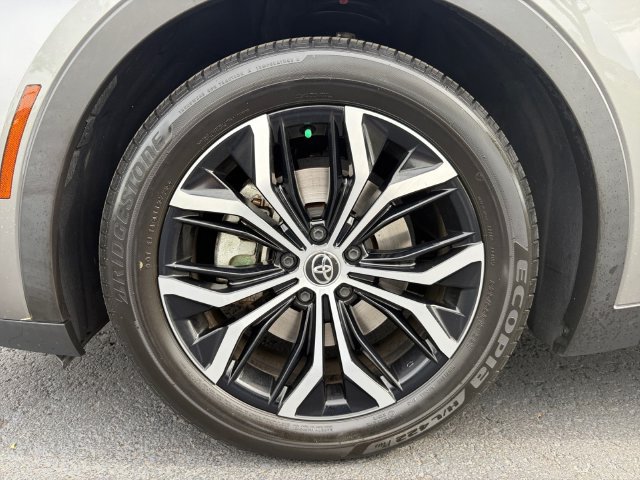 Certified 2023 Toyota Crown AWD/4WD image 26