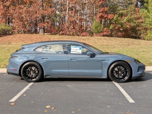 New 2026 Porsche Taycan GTS AWD/4WD image 33