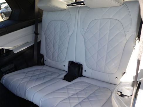 New 2026 BMW X7 xDrive40i image 23
