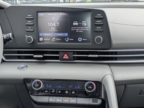 New 2026 Hyundai Elantra Sport FWD image 17