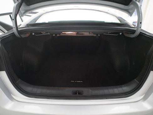Used 2024 Nissan Altima 2.5 SV FWD image 10