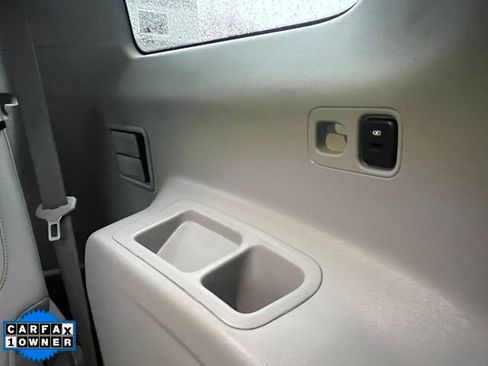 Used 2023 GMC Acadia SLT image 13