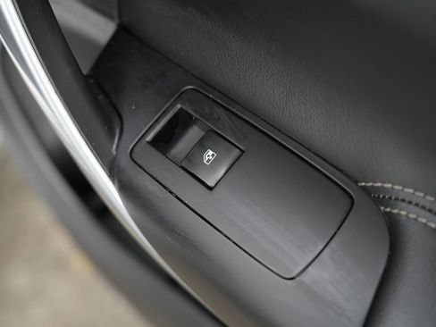 Used 2017 Buick Regal GS w/ Driver Confidence Package #2 image 39