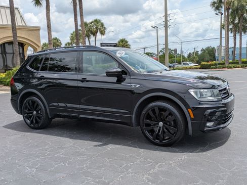 Used 2021 Volkswagen Tiguan SE R-Line FWD image 7