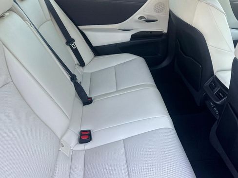 Certified 2022 Lexus ES 300h ES 300h w/ Premium Package image 28