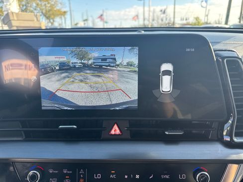 Used 2024 Kia Sportage EX image 20