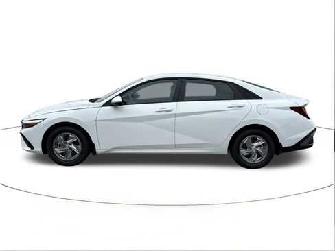 New 2026 Hyundai Elantra SE FWD image 6