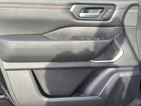 Certified 2025 Nissan Armada Platinum w/ Convenience Package image 6